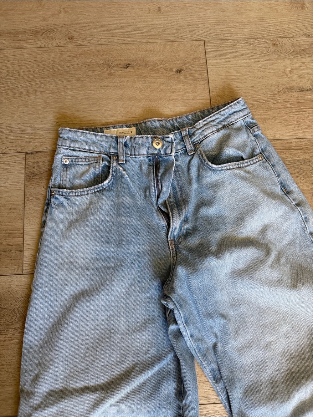 Zara Light Blue Relaxed Women's Jeans